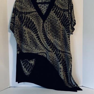 100% Feminin Paris Animal Print Asymmetrical V-Neck Tunic Top Black Tan - Thumbnail 8