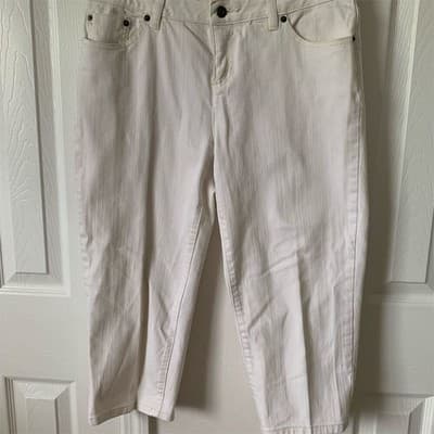 Liz Claiborne Women's White Cropped Pants Size 12P Casual - Image 1