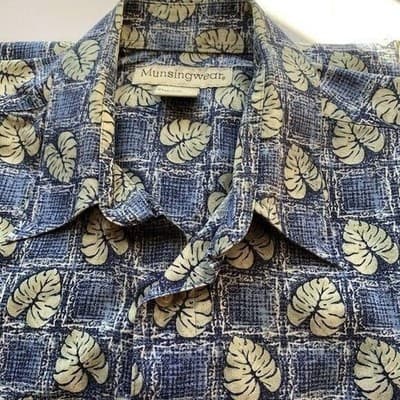 MunsingWear Mens Button Down Hawaiian Shirt Size L - Image 1