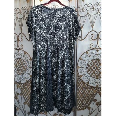 Pearls Black White Floral Dotted V Neck Short Sleeve Midi Dress Size Plus - Thumbnail 9