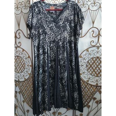 Pearls Black White Floral Dotted V Neck Short Sleeve Midi Dress Size Plus - Thumbnail 8