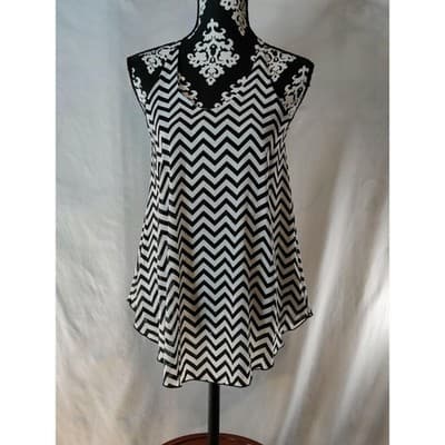 Tyche Black White Chevron Halter Neck Flowy Tunic Top Shirt Small - Image 1