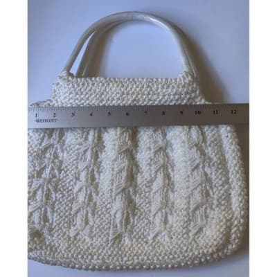 Vintage White Knit Handbag with Round Plastic Handles - Thumbnail 4