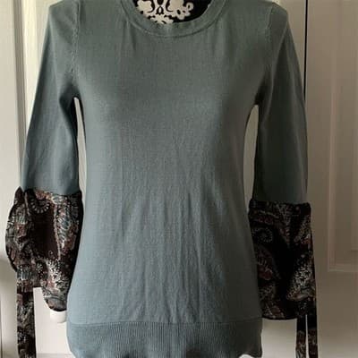 LOFT Women's Blue Paisley Bell Sleeve Pullover Sweater Size S Petite - Image 1
