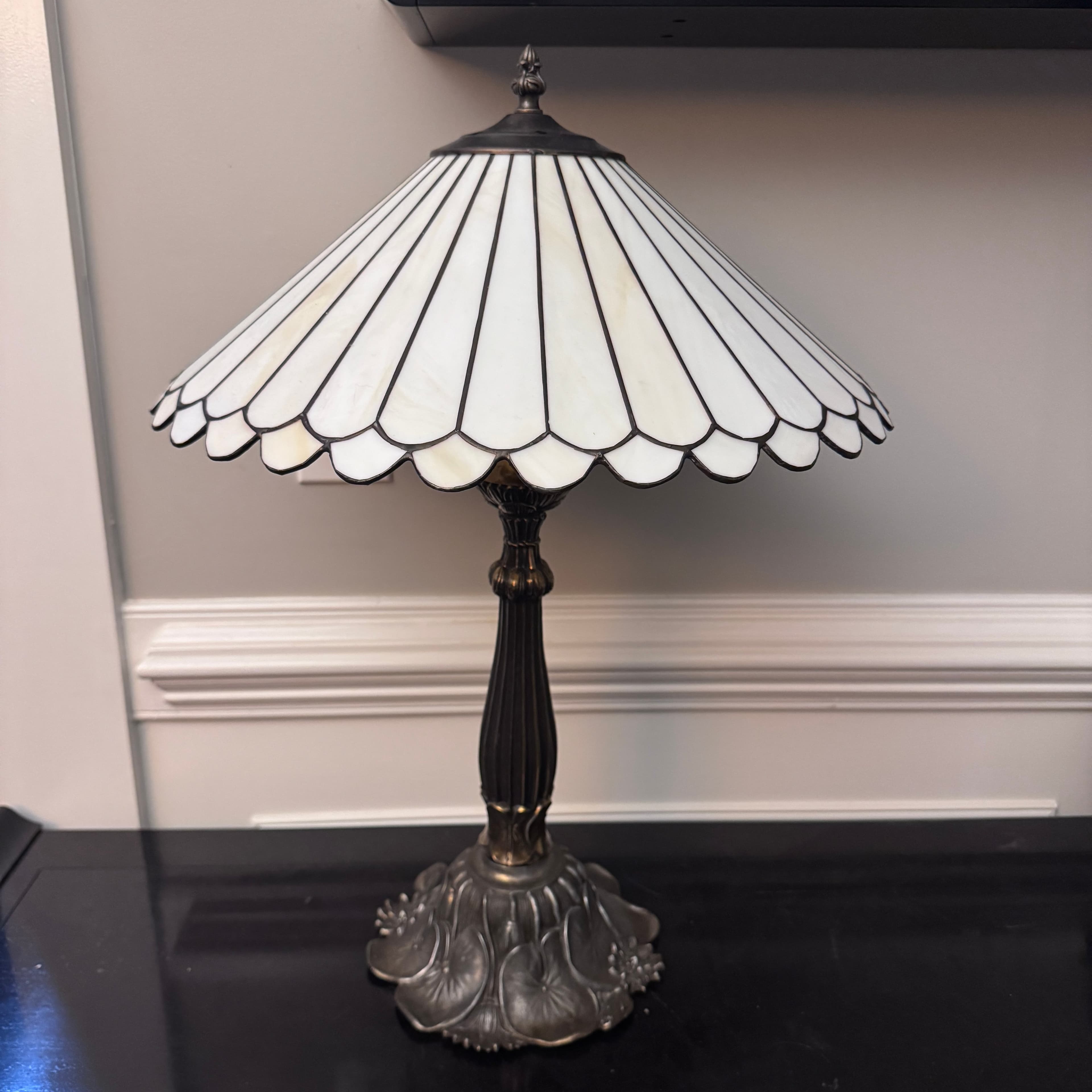 Stained Glass Table Lamp - Thumbnail 2