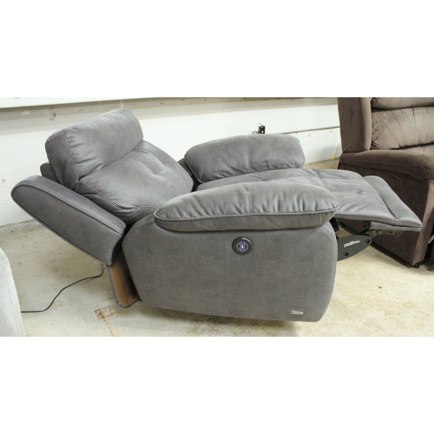 Voilino Dark Gray Power Recliner w/Adj. Headrest - Dark Gray - Thumbnail 2