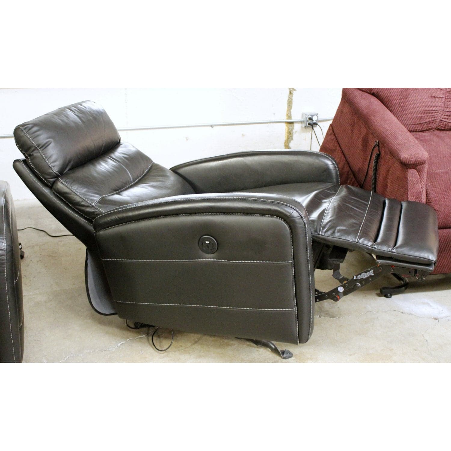Violino Black Leather Rocking Power Recliner - Black - Thumbnail 2