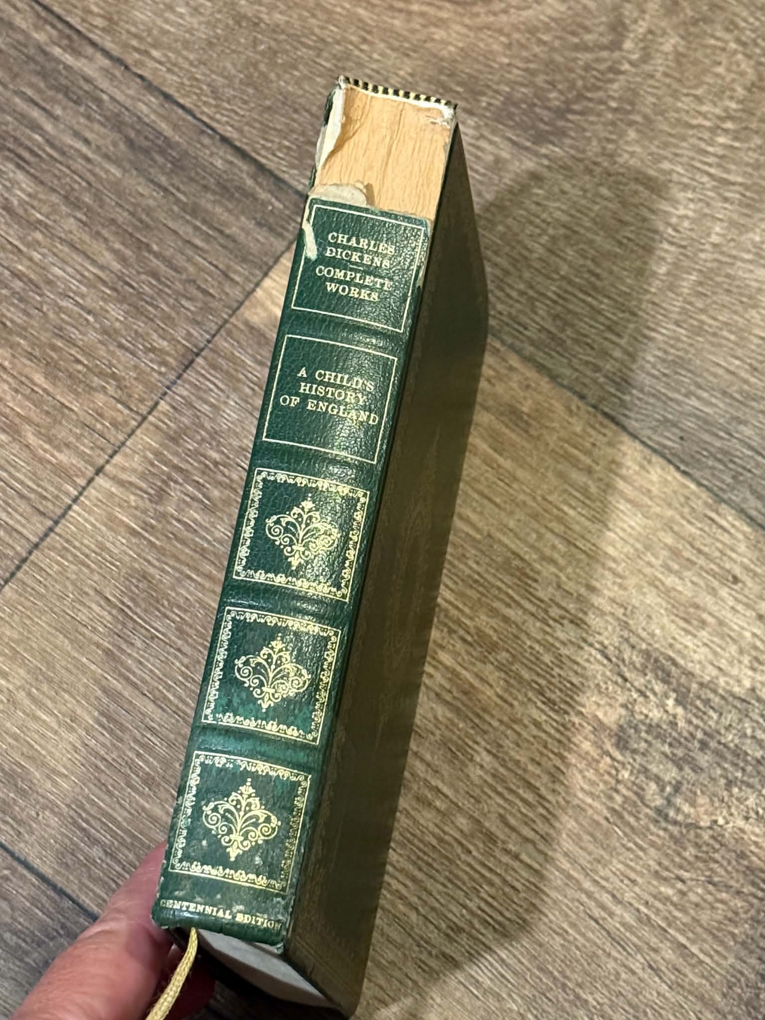 A Child's History of England by Charles Dickensons - Thumbnail 2