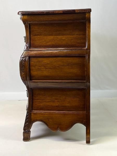 Vintage French Provincial Style Carved Bombé Commode - Thumbnail 6