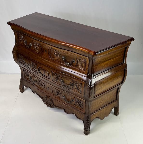 Vintage French Provincial Style Carved Bombé Commode - Thumbnail 7