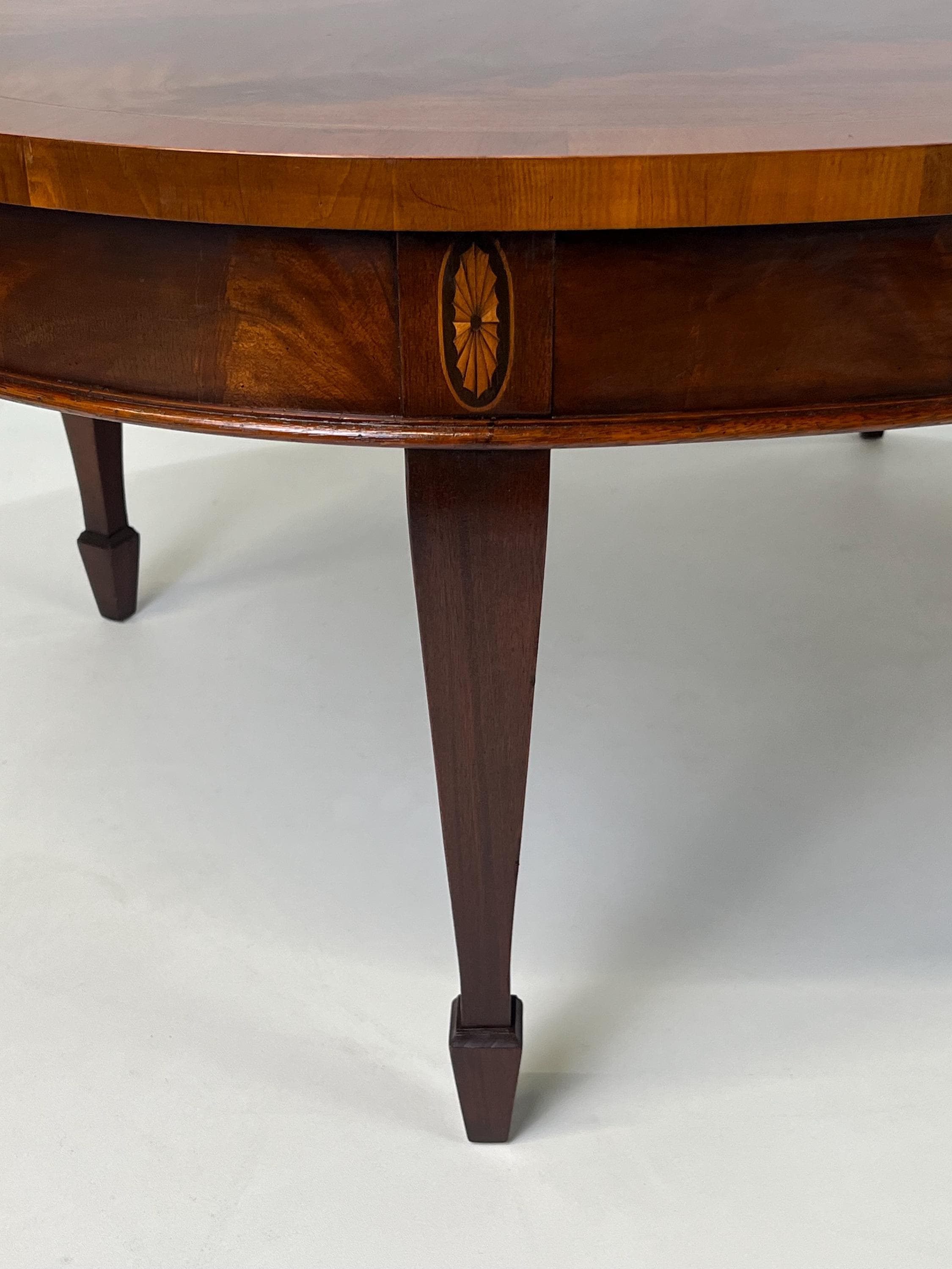 Hekman Grand Rapids Inlaid Crotch Mahogany Oval Coffee Table - Thumbnail 10