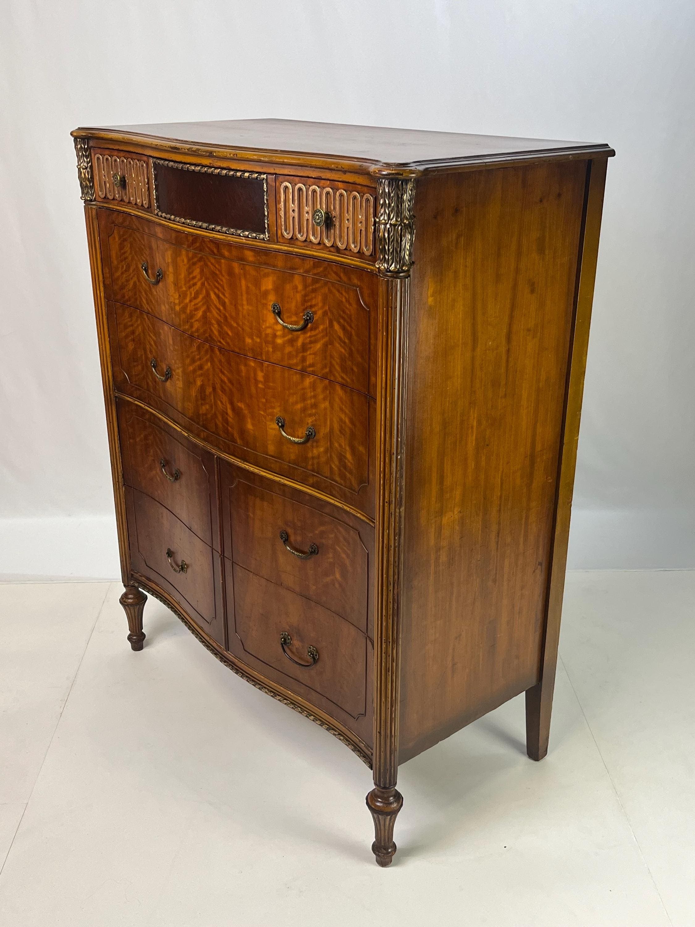 Early 20th Century Neoclassical Serpentine Chest of Drawers - Thumbnail 7
