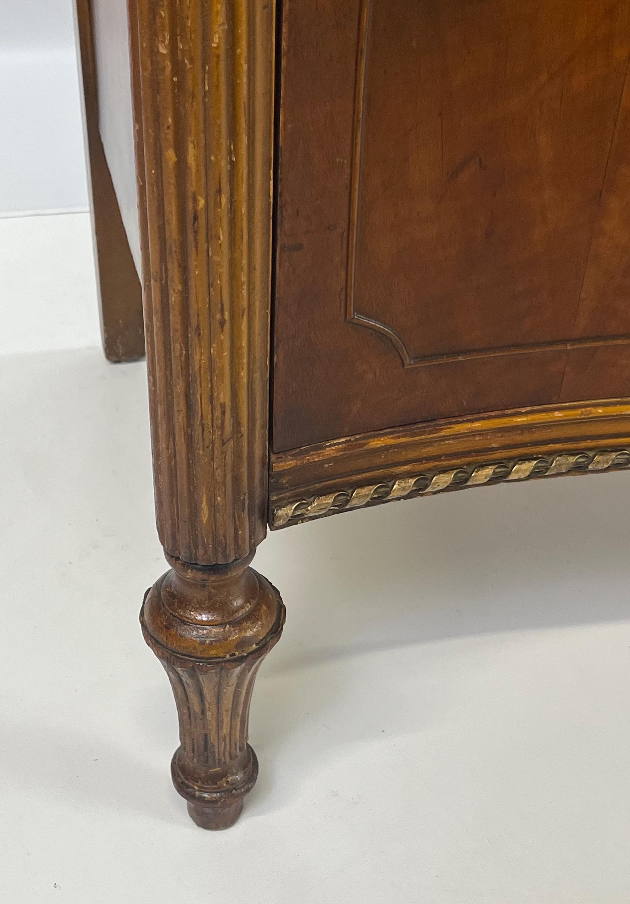 Early 20th Century Neoclassical Serpentine Chest of Drawers - Thumbnail 9