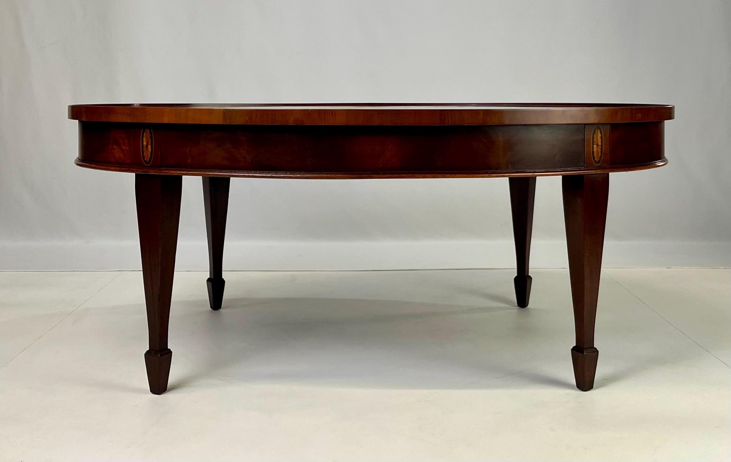 Hekman Grand Rapids Inlaid Crotch Mahogany Oval Coffee Table - Thumbnail 3