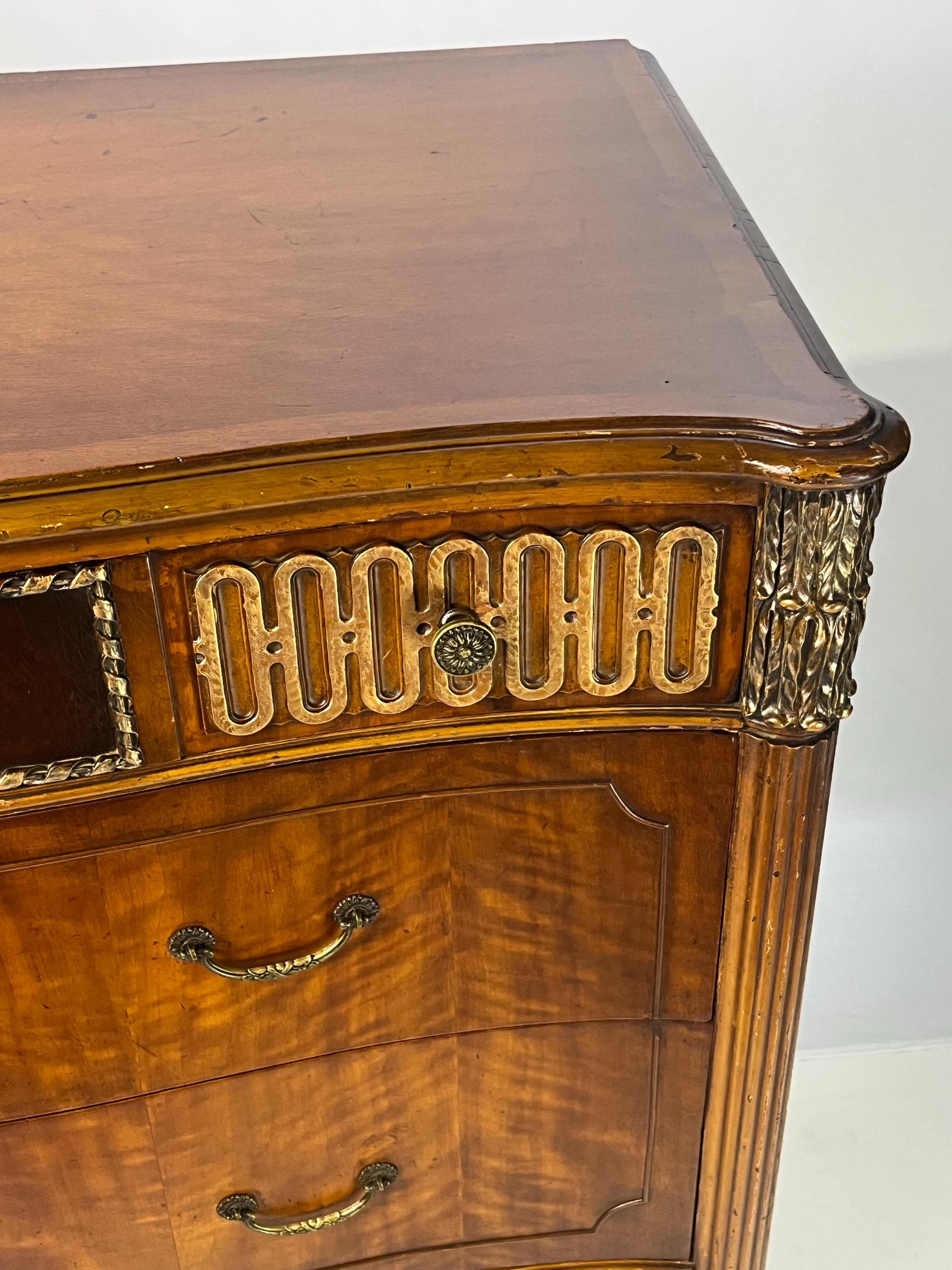 Early 20th Century Neoclassical Serpentine Chest of Drawers - Thumbnail 10