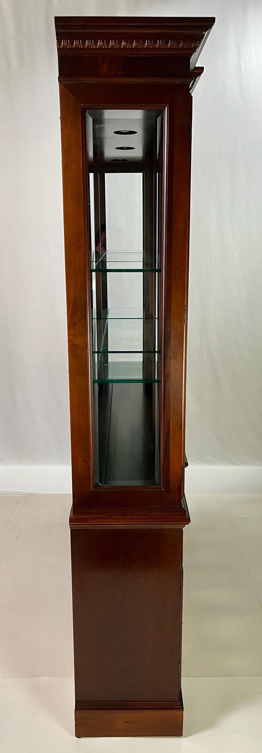 Vintage Ethan Allen Georgian Style Mahogany Breakfront China Cabinet - Thumbnail 5