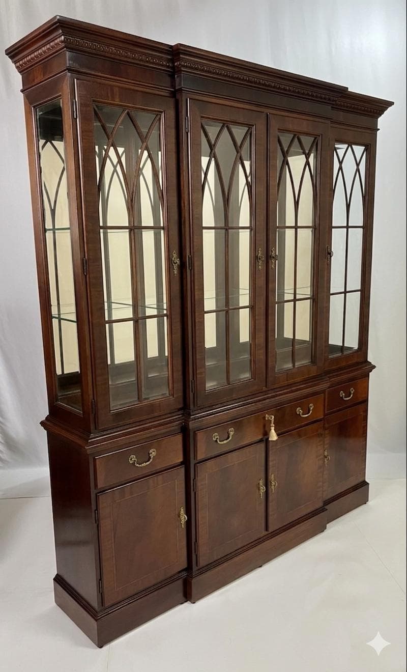 Vintage Ethan Allen Georgian Style Mahogany Breakfront China Cabinet - Thumbnail 4