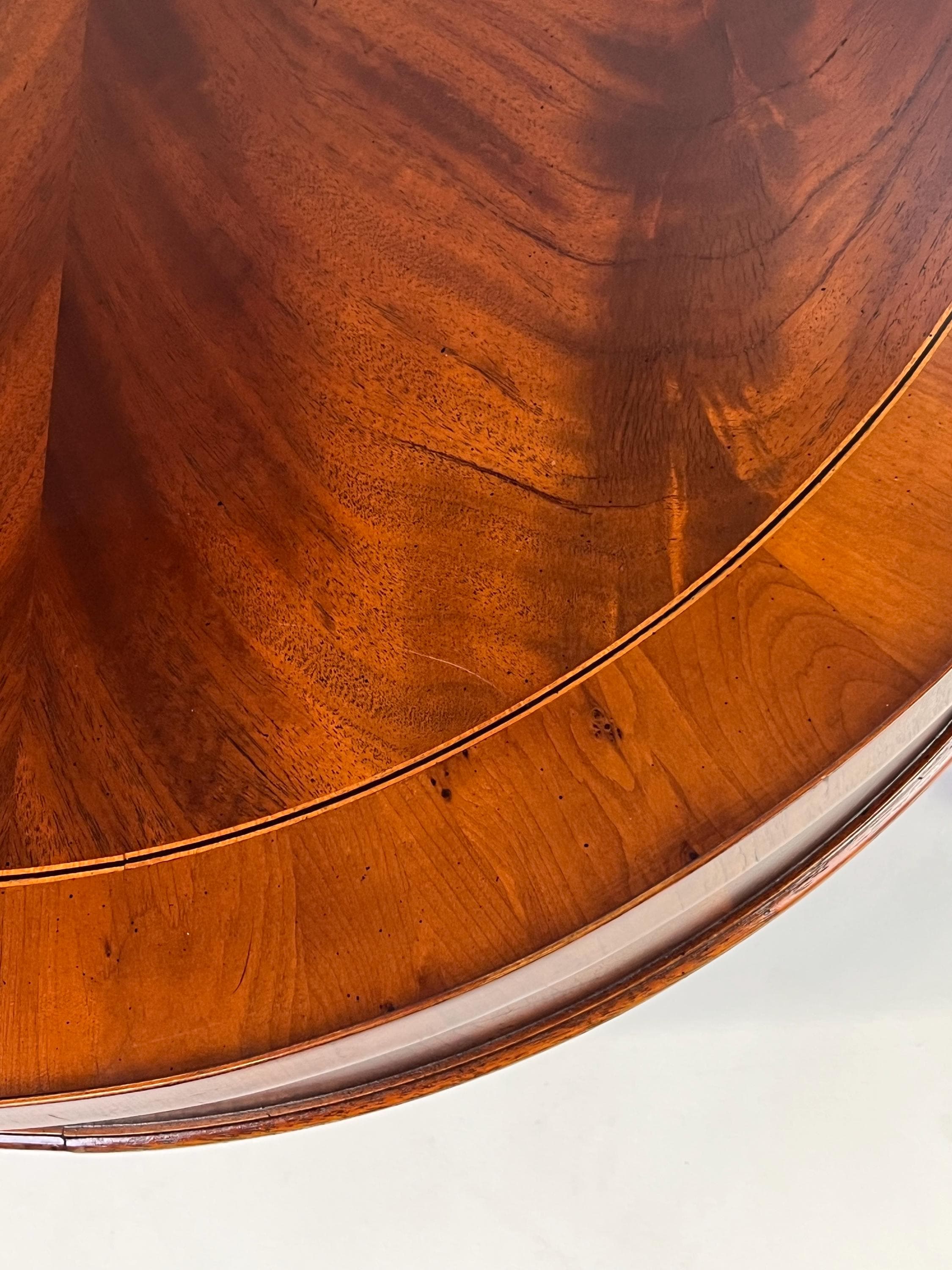 Hekman Grand Rapids Inlaid Crotch Mahogany Oval Coffee Table - Thumbnail 14