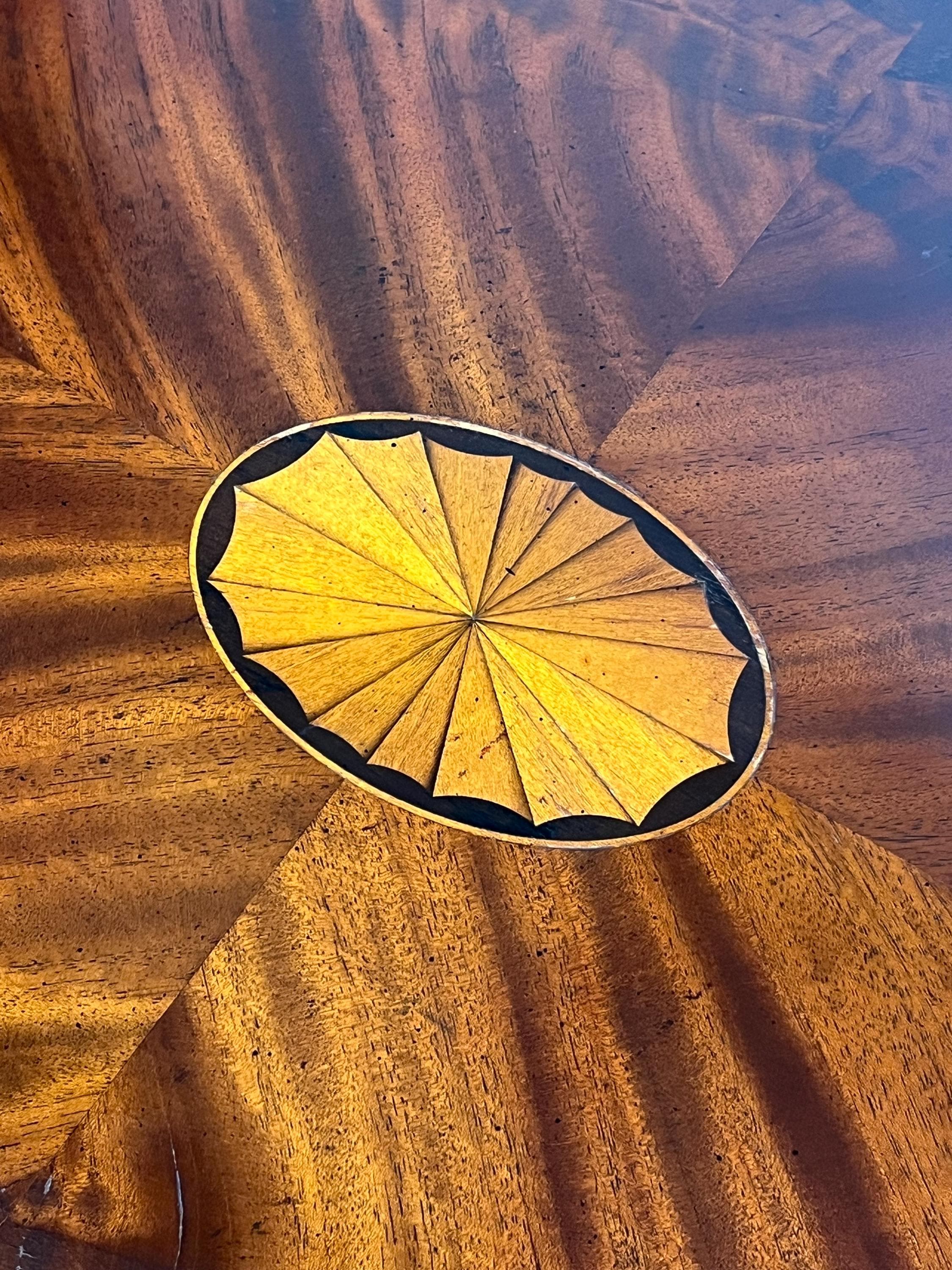 Hekman Grand Rapids Inlaid Crotch Mahogany Oval Coffee Table - Thumbnail 15