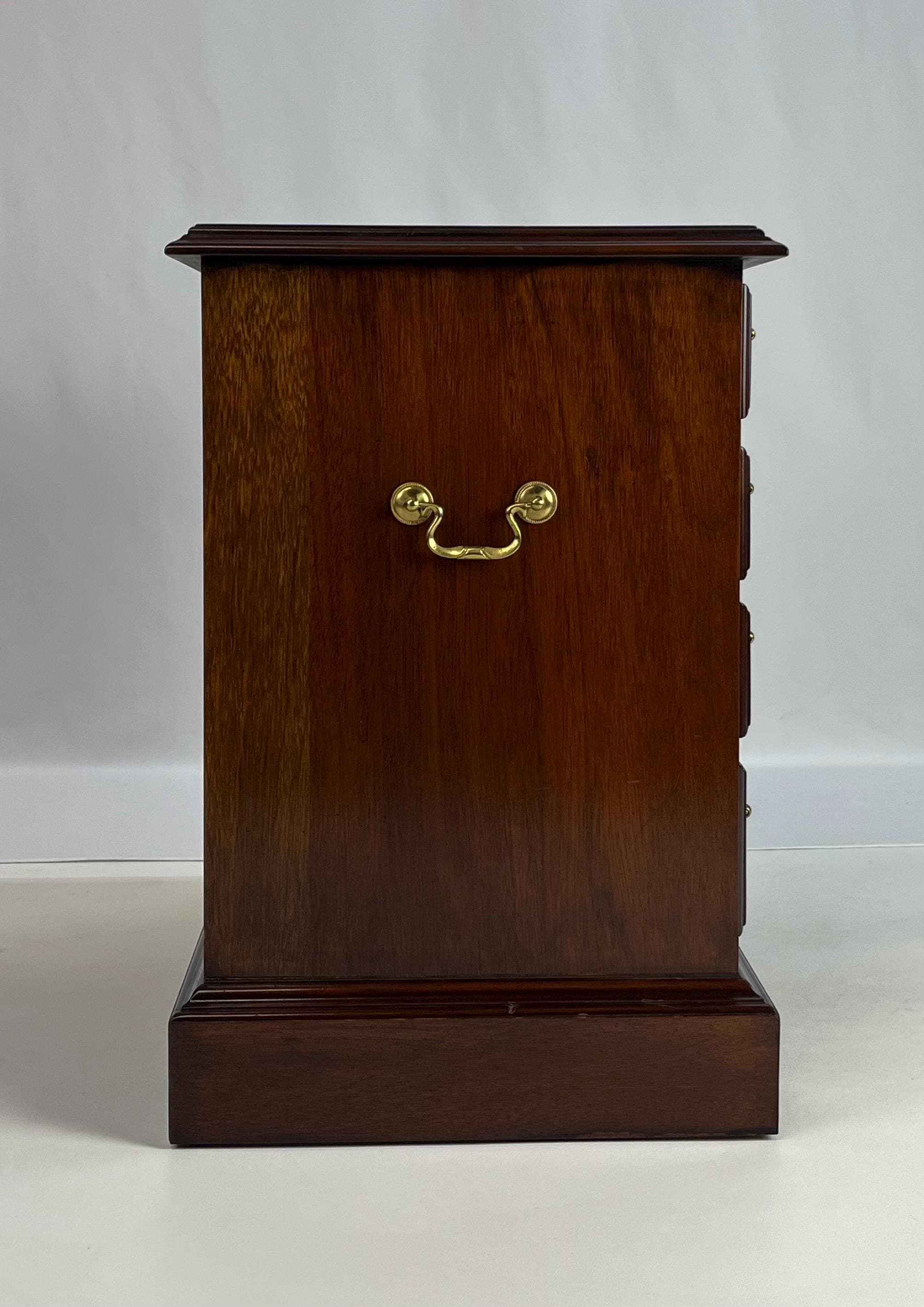 Councill Craftsmen Mahogany 4-Drawer Bedside Chest - Thumbnail 4