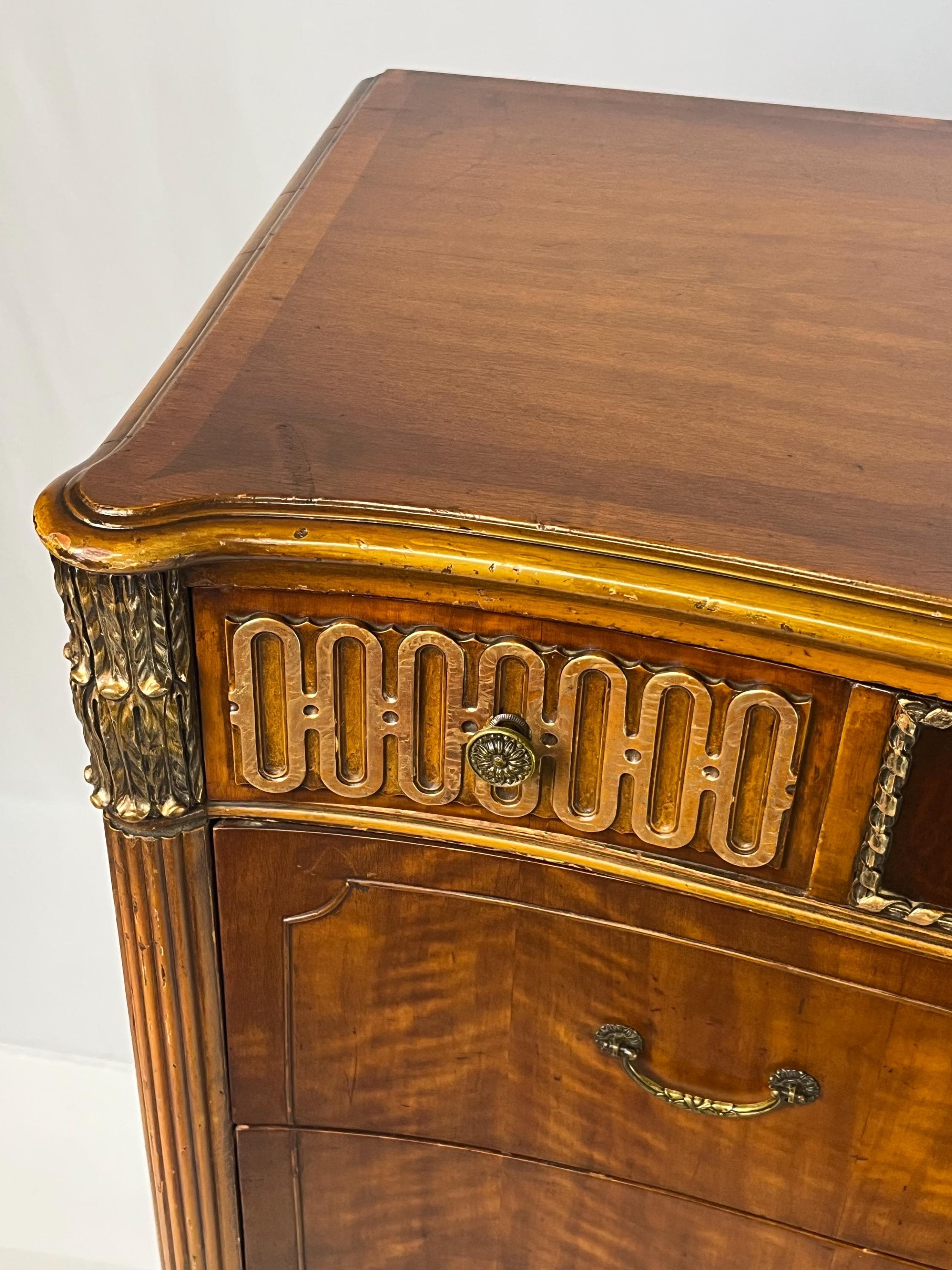 Early 20th Century Neoclassical Serpentine Chest of Drawers - Thumbnail 14