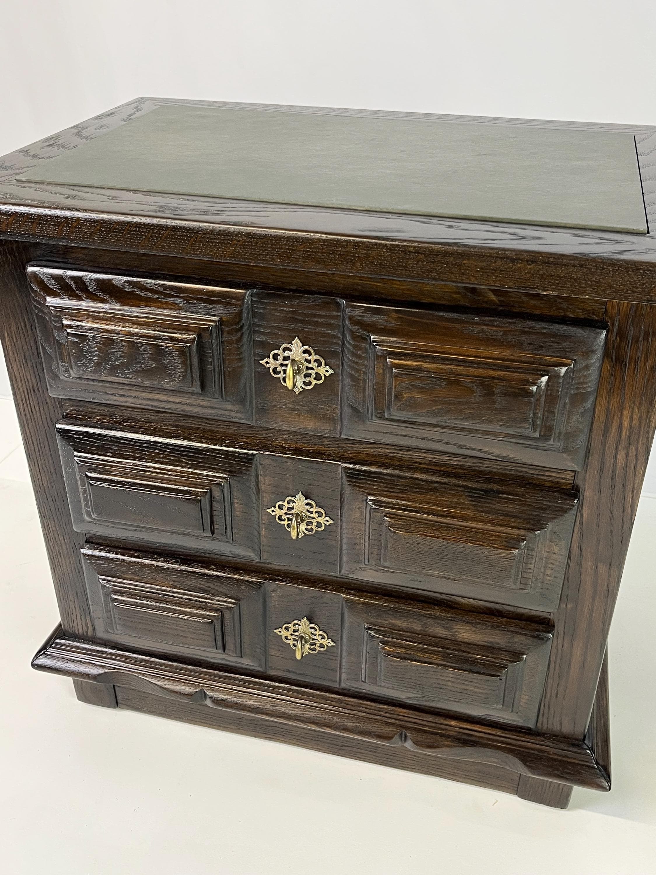 Vintage Link-Taylor Espanol Slate-Top Oak Nightstand - Thumbnail 13