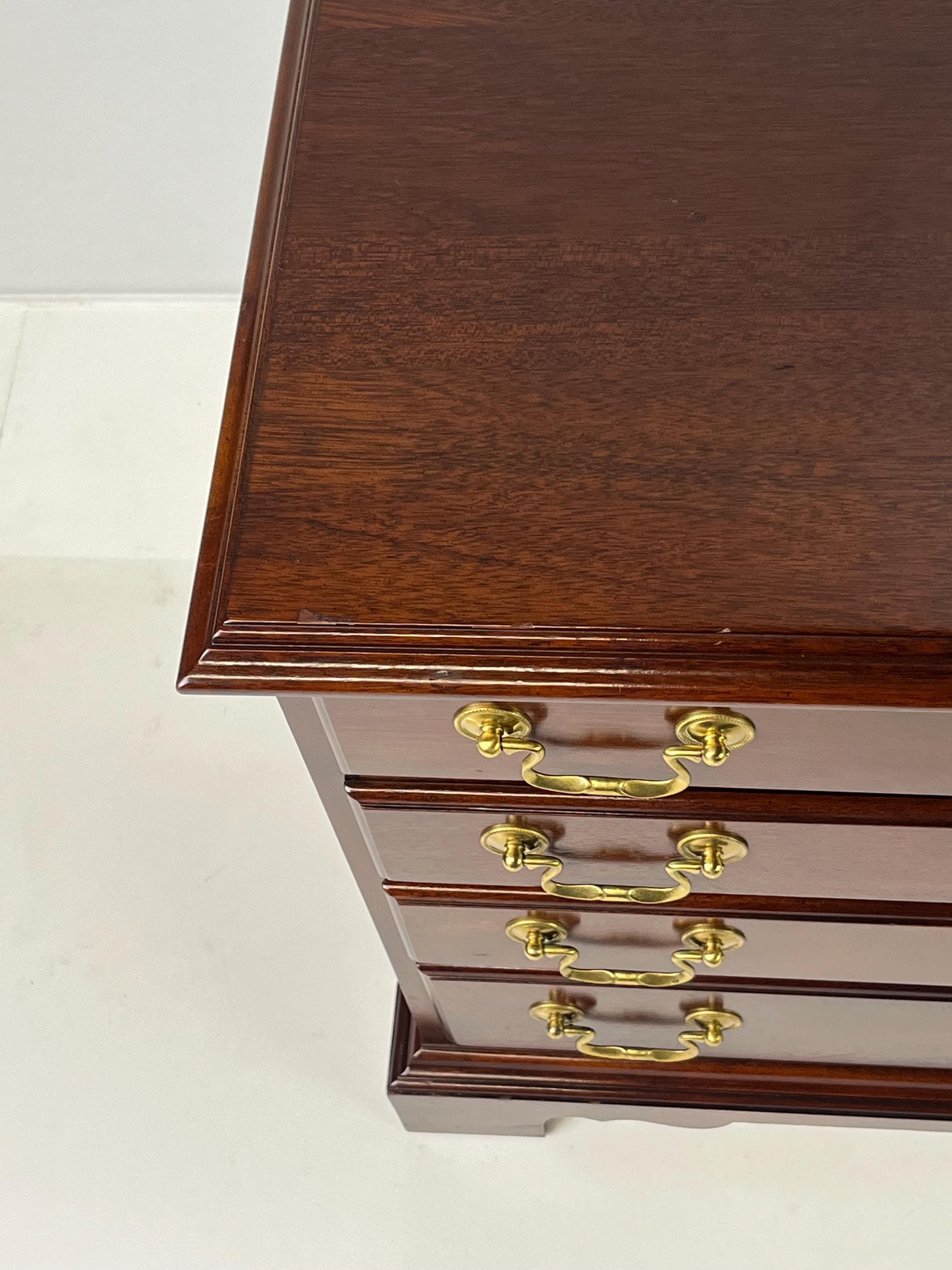 Councill Craftsmen Mahogany 4-Drawer Bedside Chest - Thumbnail 12