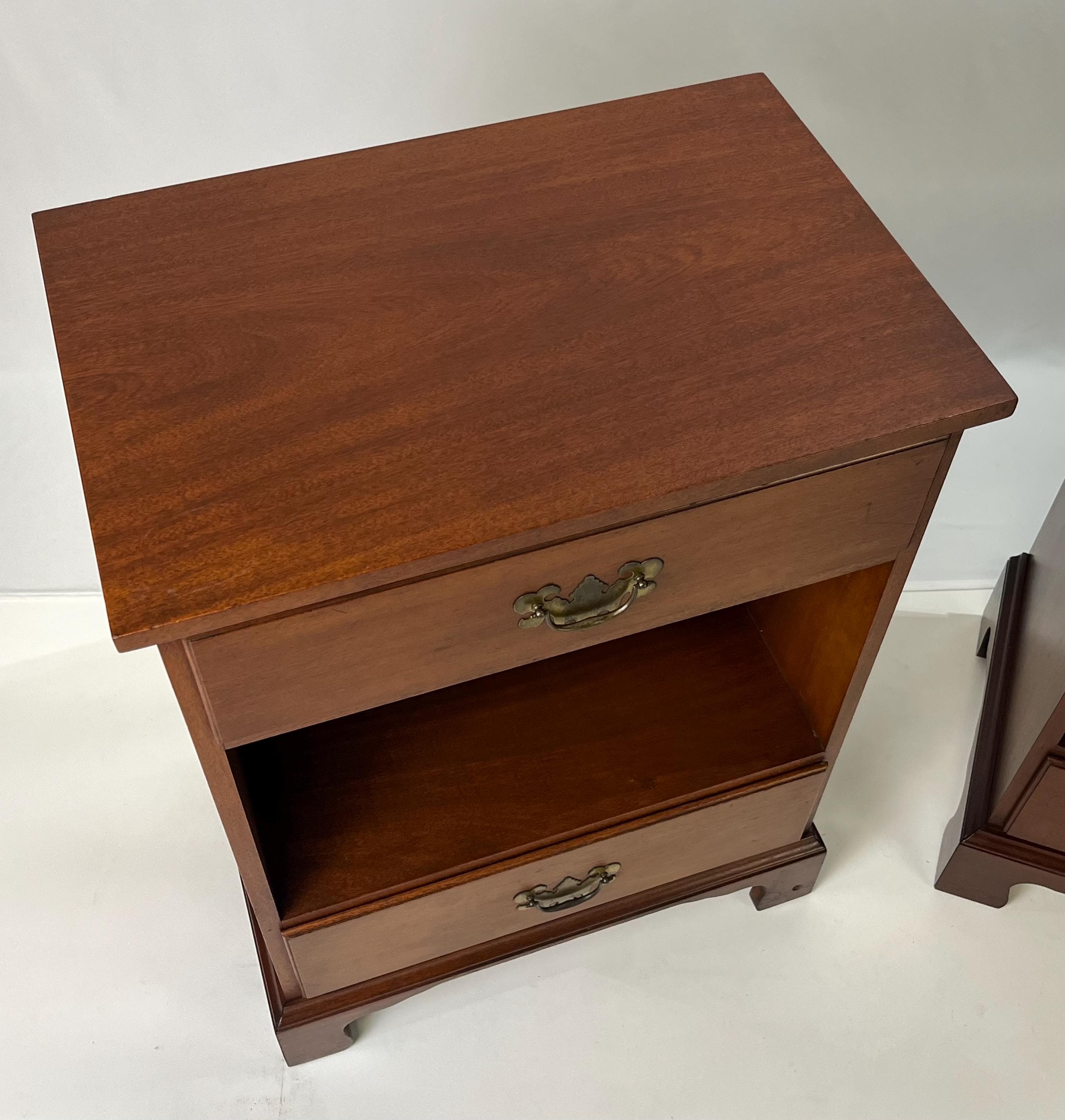 Vintage Chippendale Style Mahogany Open Cubby Nightstands - A Pair - Thumbnail 11