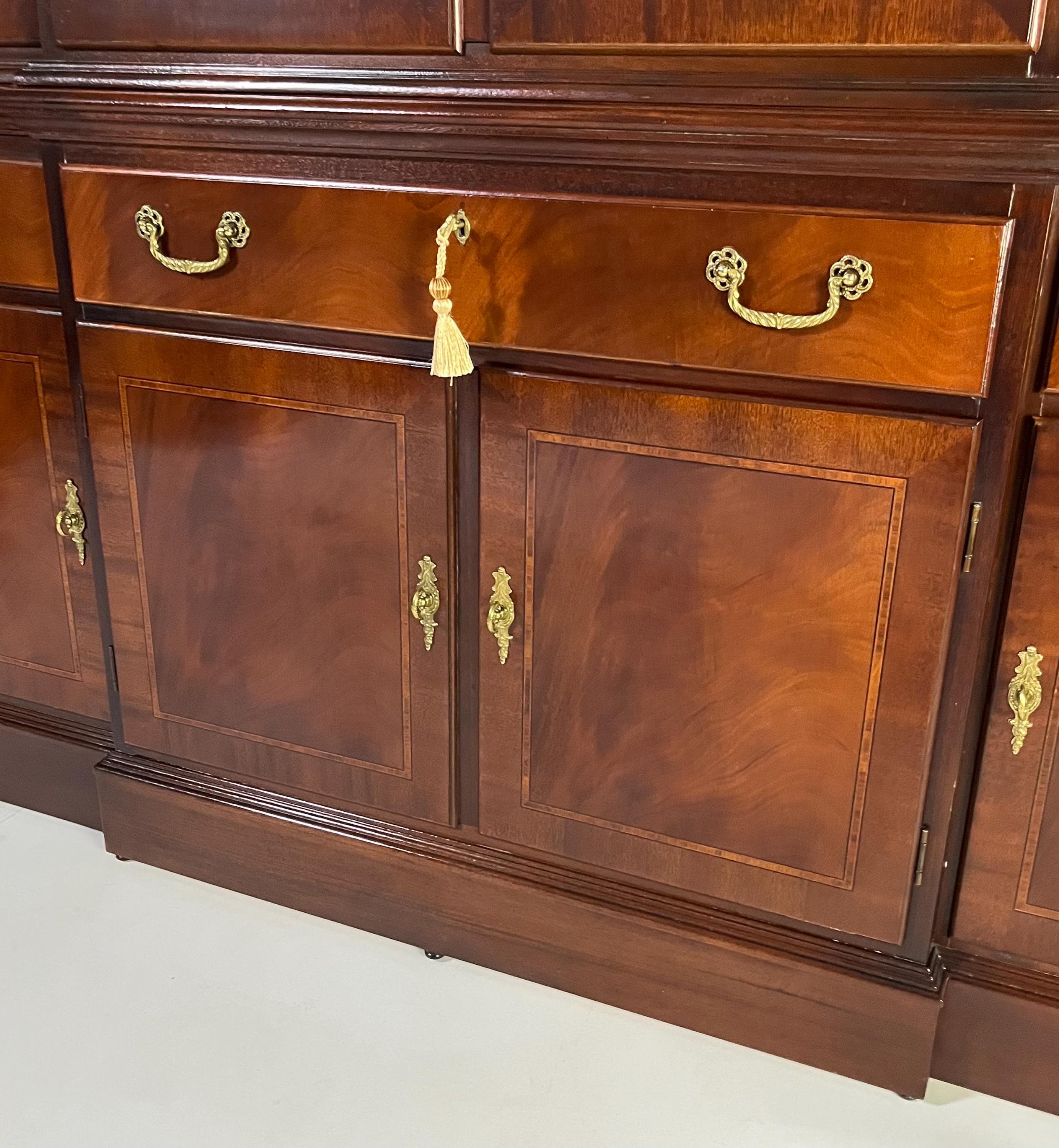 Vintage Ethan Allen Georgian Style Mahogany Breakfront China Cabinet - Thumbnail 12