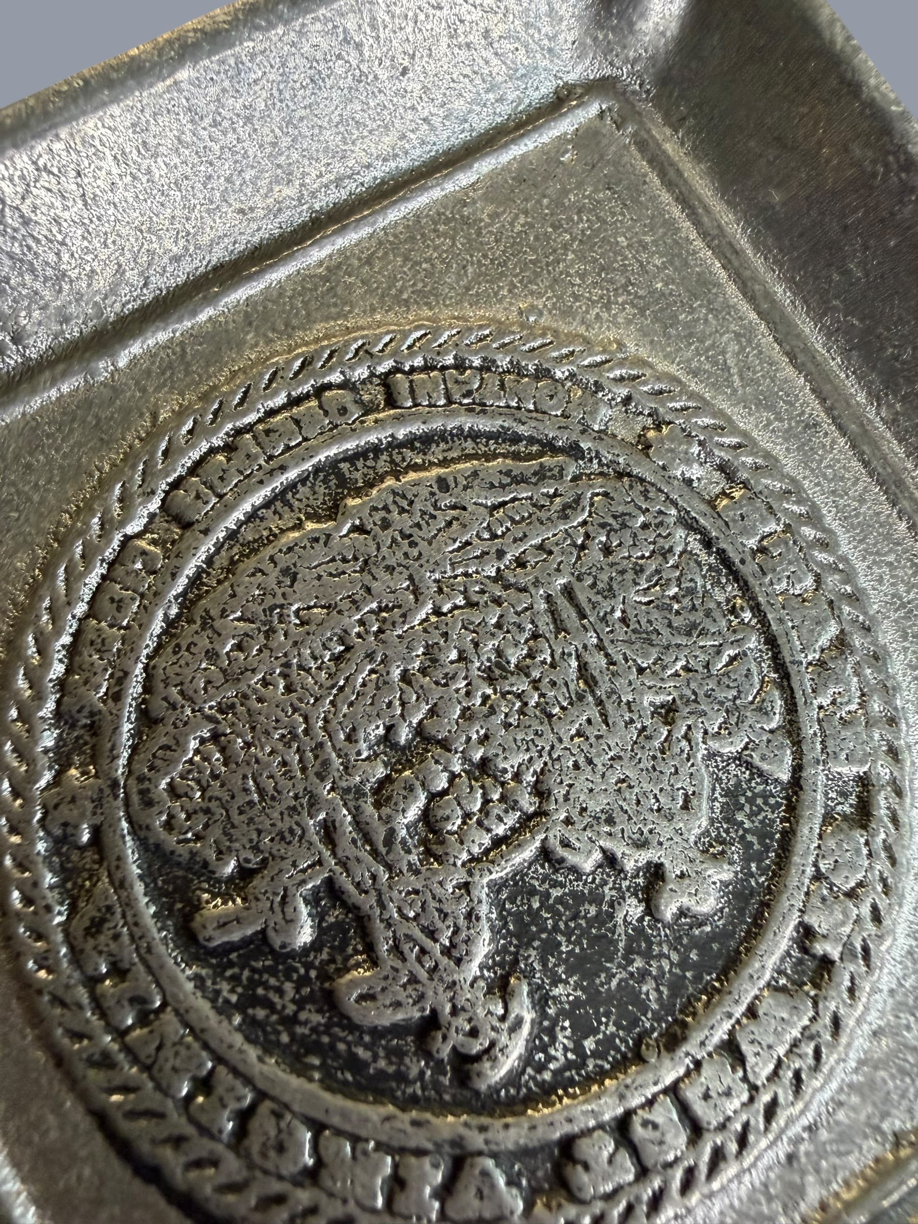 Vintage West Virginia State Seal Cast Metal Ashtray Valet Tray Farmhouse Decor - Thumbnail 5
