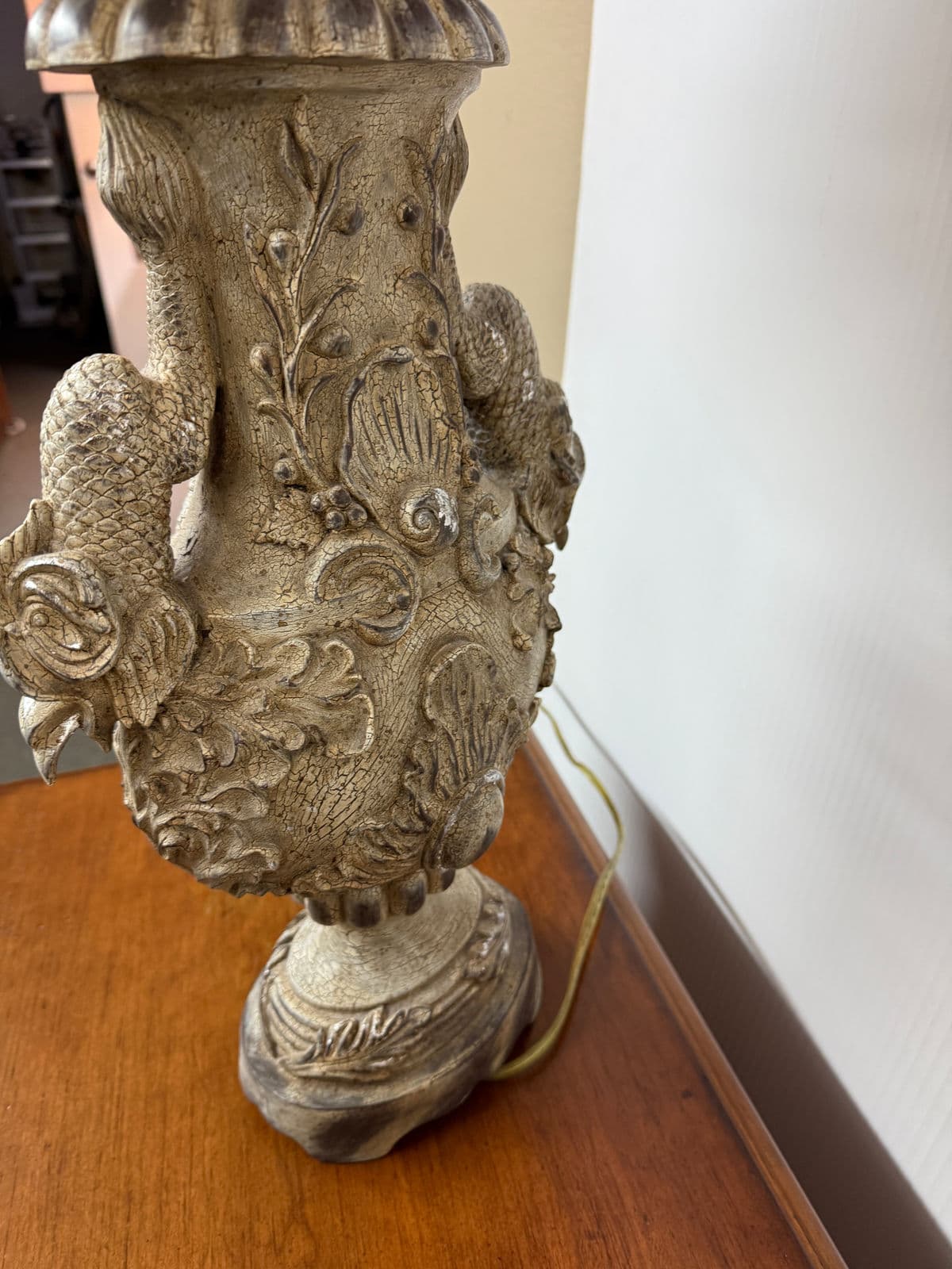 Vintage Style Dolphin Embellished Table Lamp - Thumbnail 11