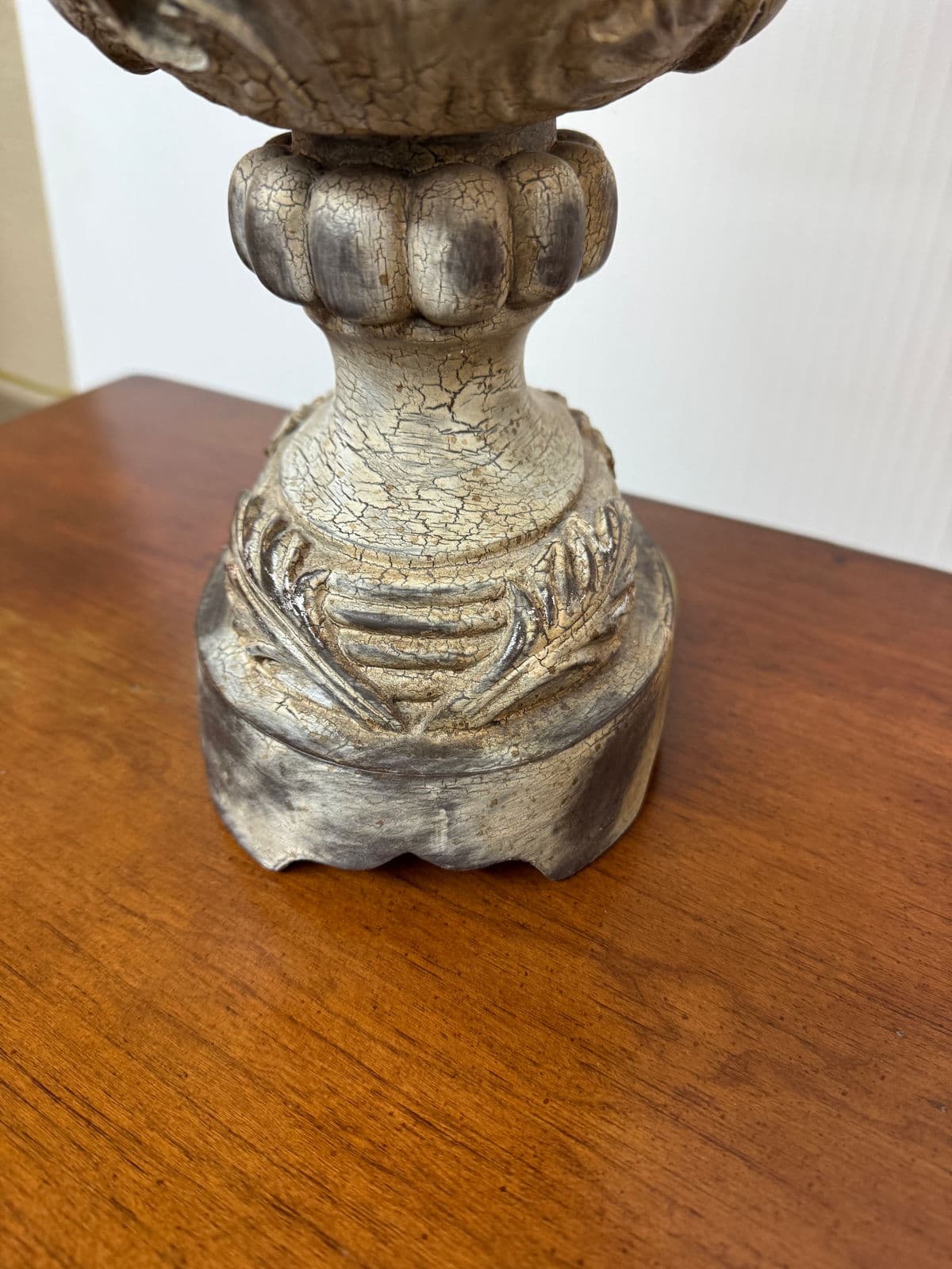 Vintage Style Dolphin Embellished Table Lamp - Thumbnail 4