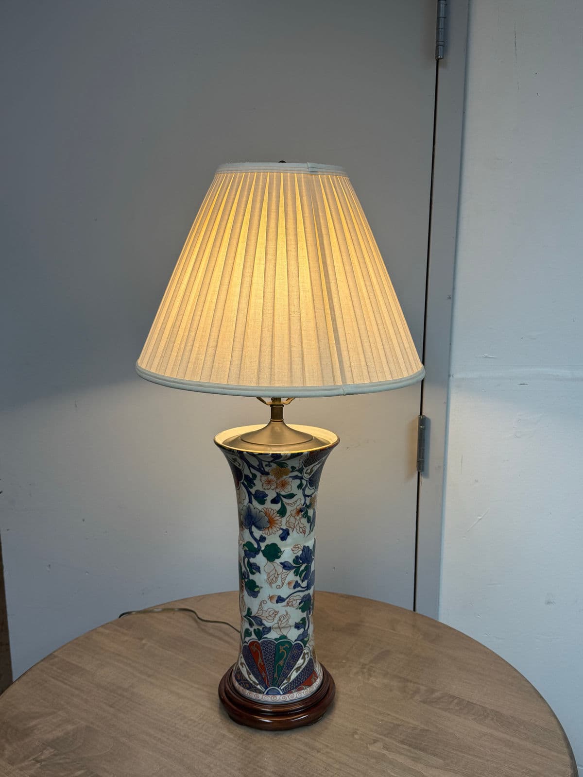 Chinese Porcelain Trumpet Vase Lamp - Thumbnail 3