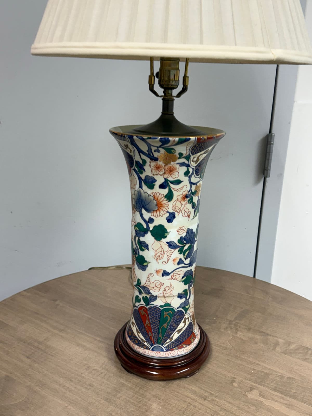 Chinese Porcelain Trumpet Vase Lamp - Thumbnail 12