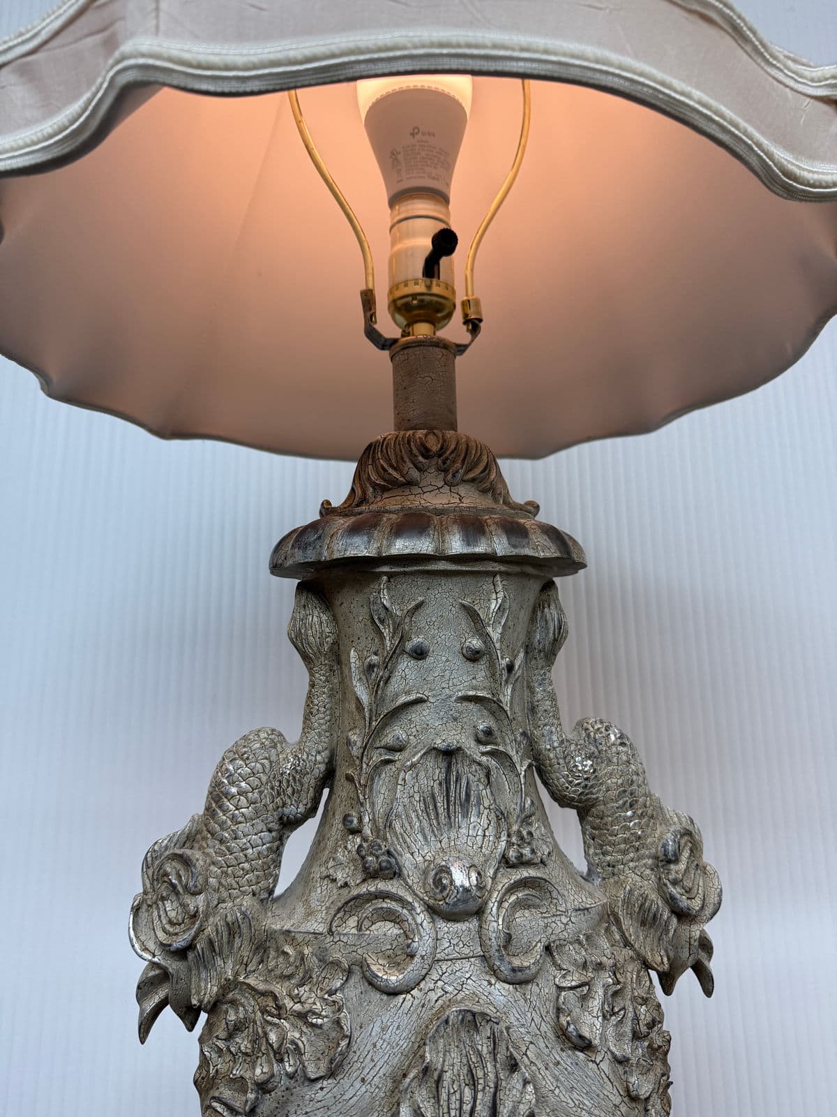 Vintage Style Dolphin Embellished Table Lamp - Thumbnail 9