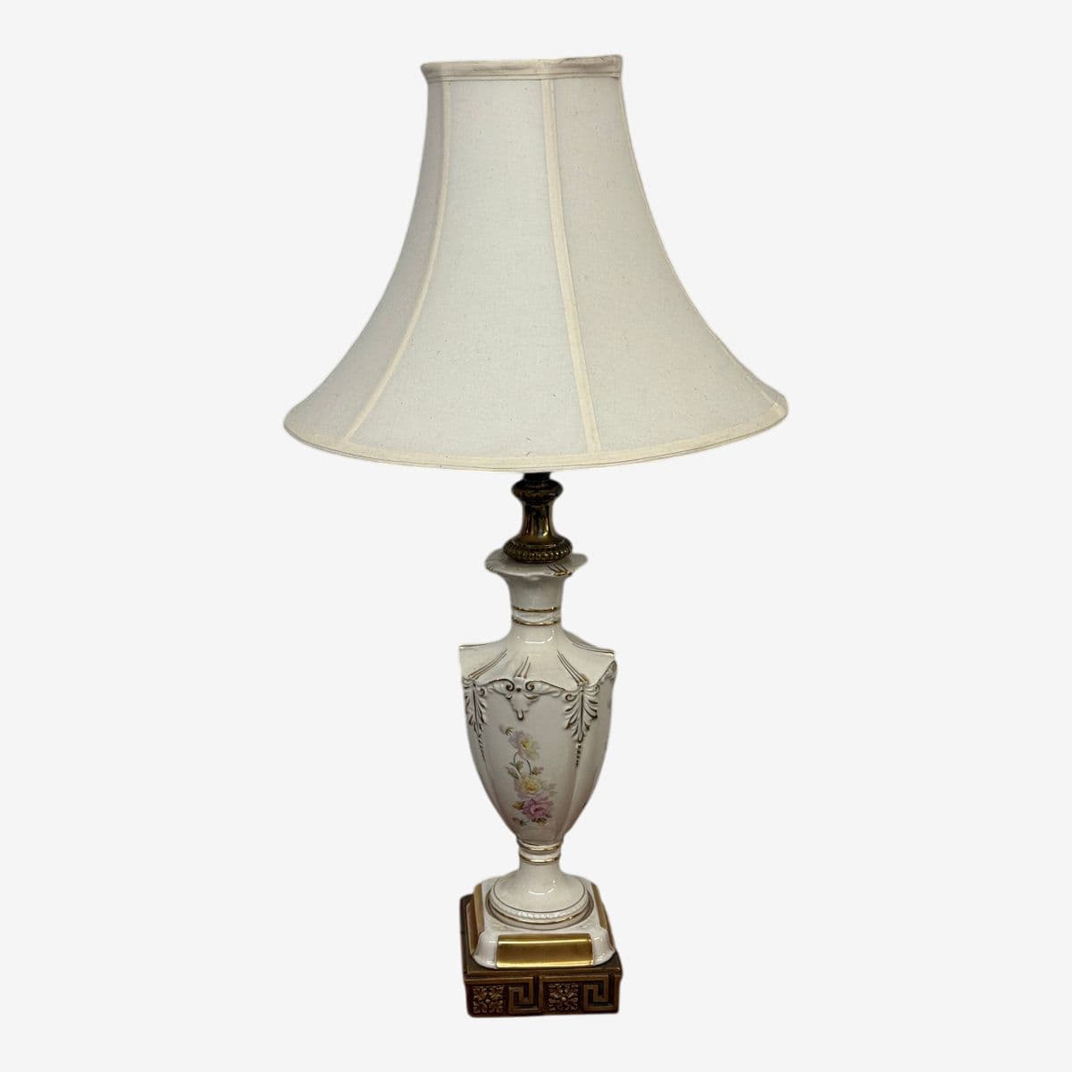 Vintage Chelsea House Jardiniere Porcelain Table Lamp - Image 1