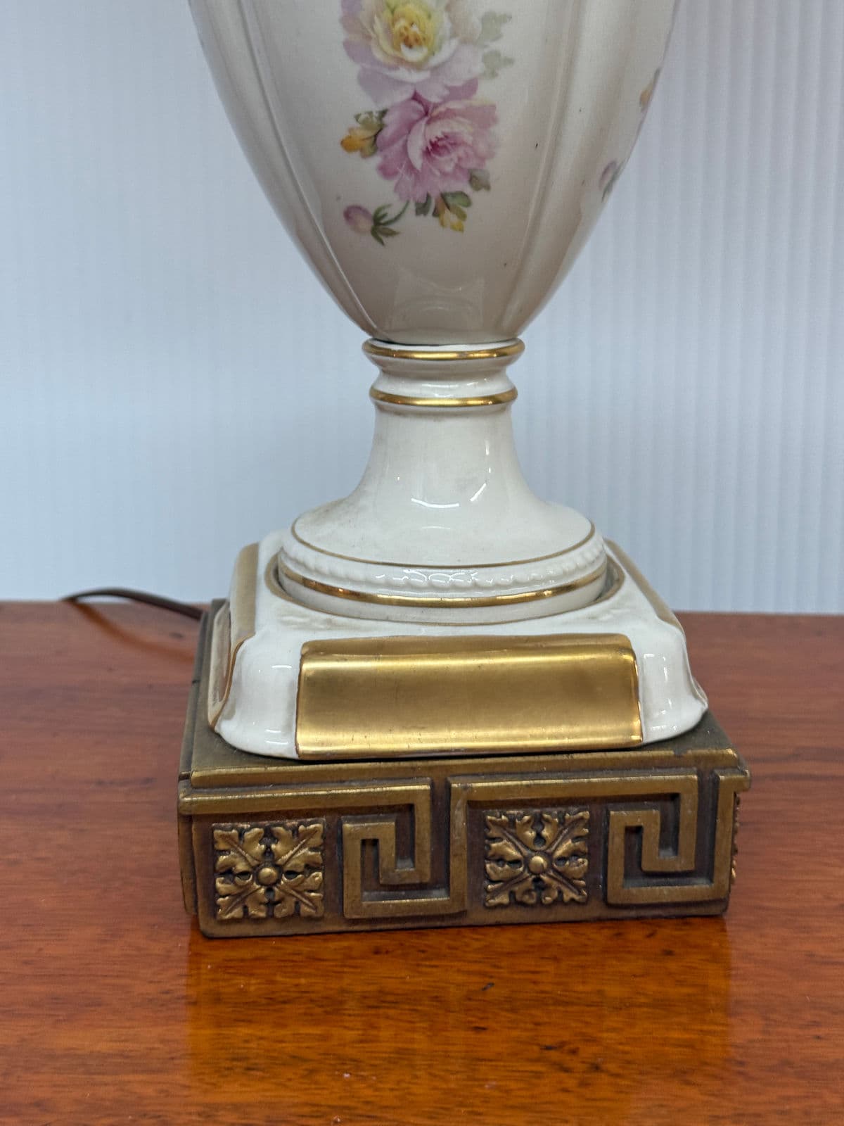 Vintage Chelsea House Jardiniere Porcelain Table Lamp - Thumbnail 5