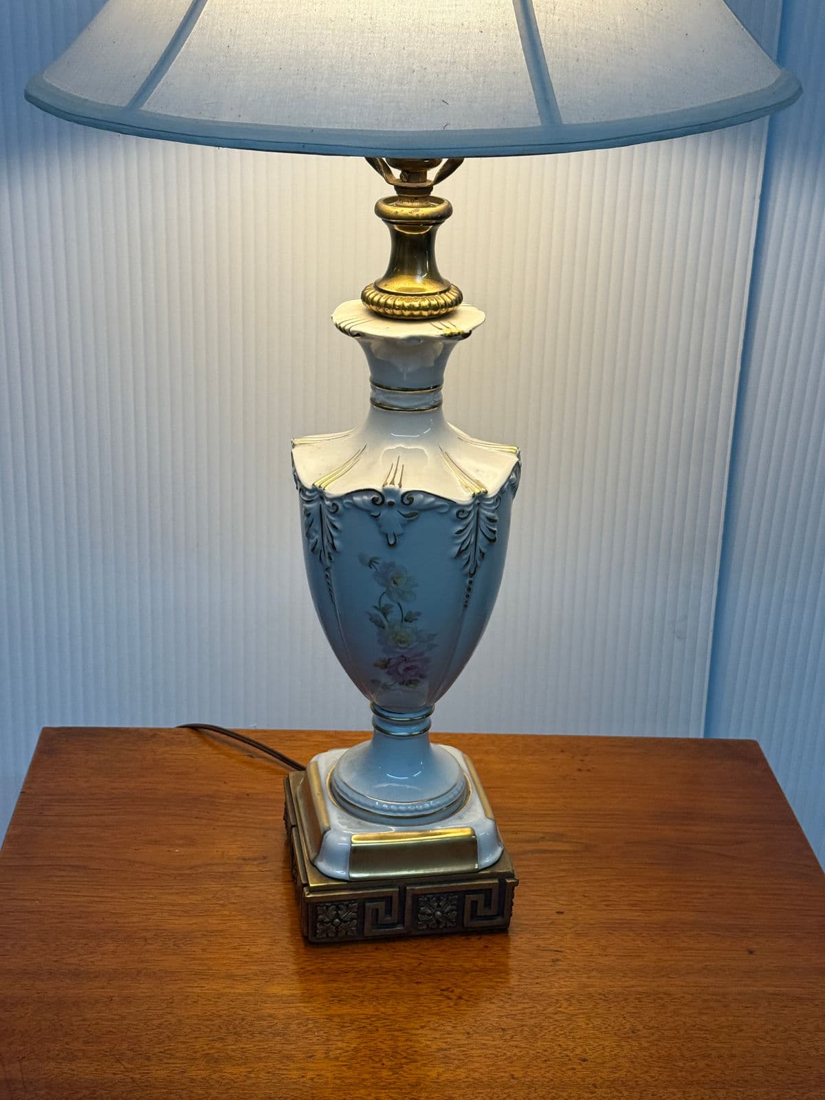 Vintage Chelsea House Jardiniere Porcelain Table Lamp - Thumbnail 10