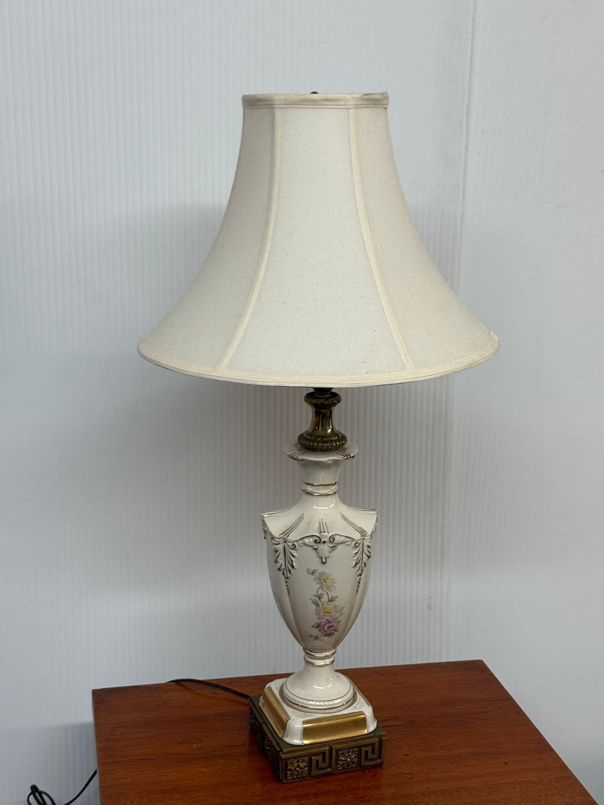 Vintage Chelsea House Jardiniere Porcelain Table Lamp - Thumbnail 13