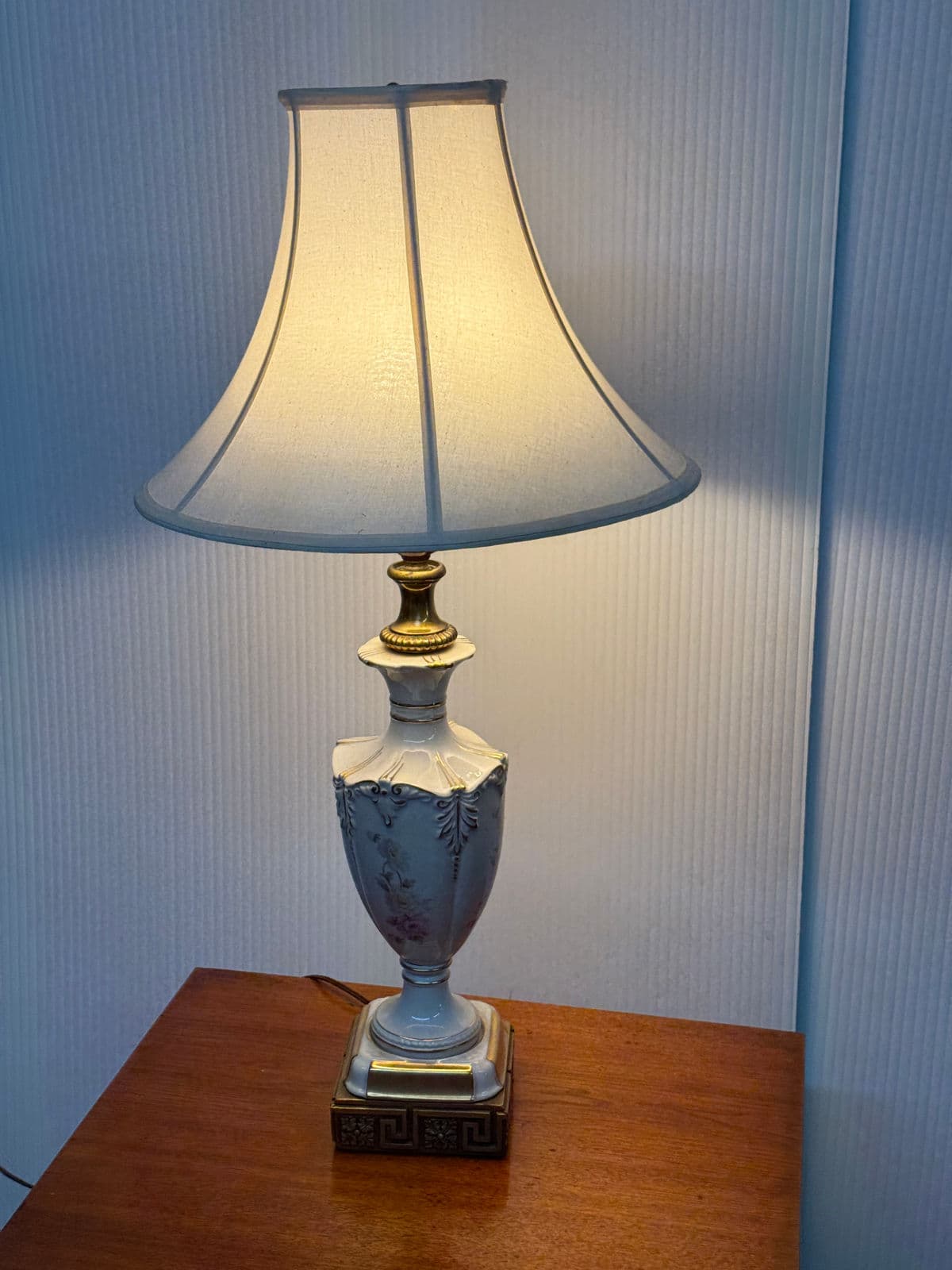 Vintage Chelsea House Jardiniere Porcelain Table Lamp - Thumbnail 8