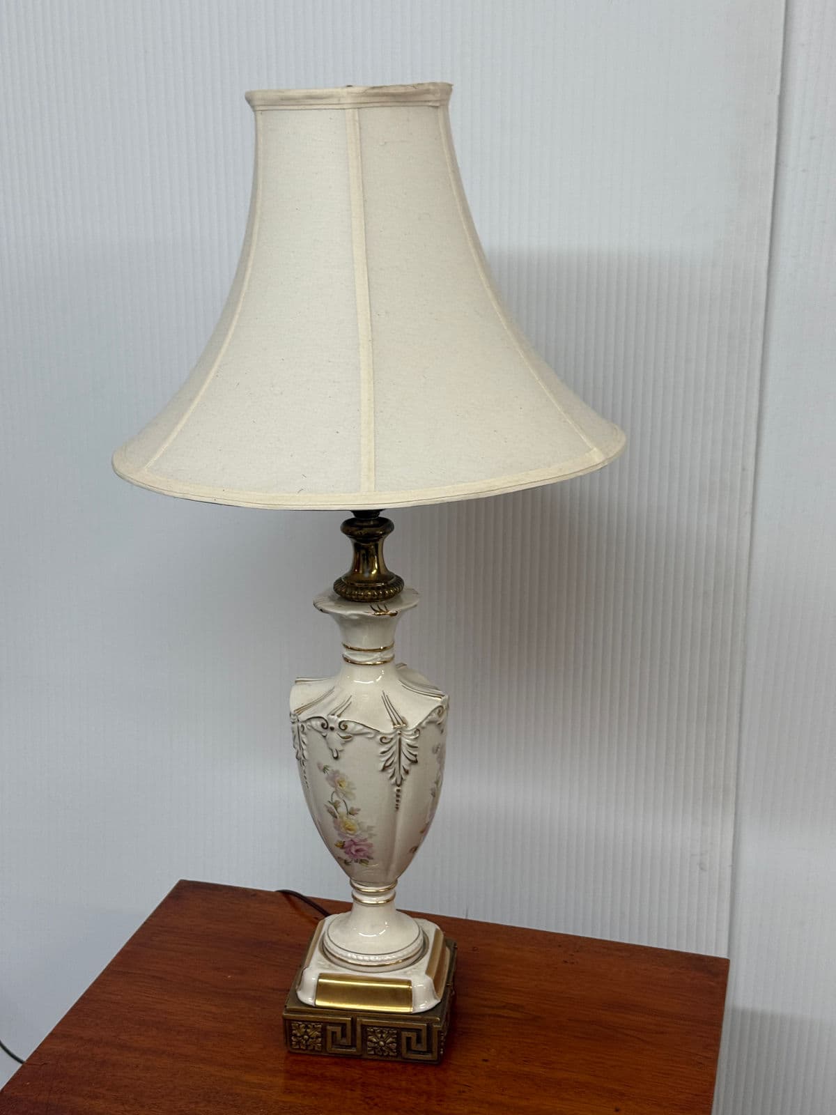 Vintage Chelsea House Jardiniere Porcelain Table Lamp - Thumbnail 9