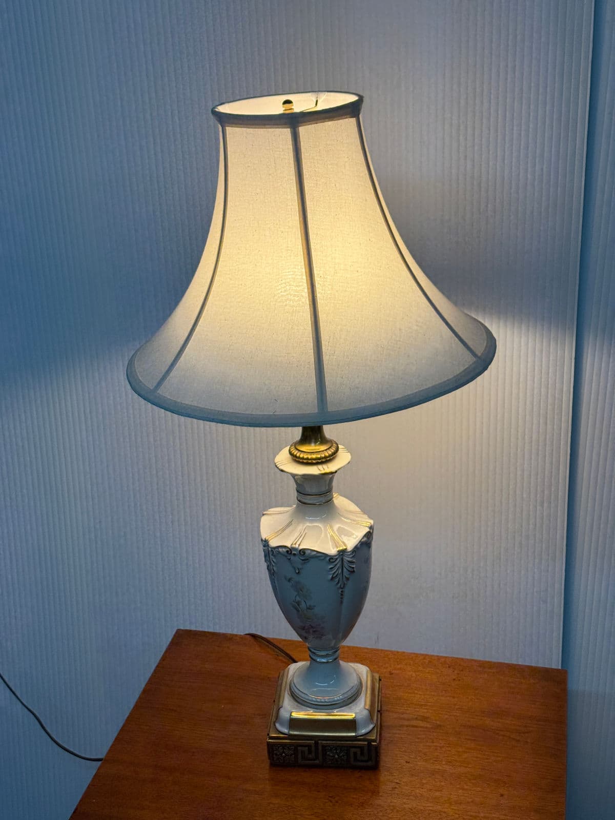 Vintage Chelsea House Jardiniere Porcelain Table Lamp - Thumbnail 12