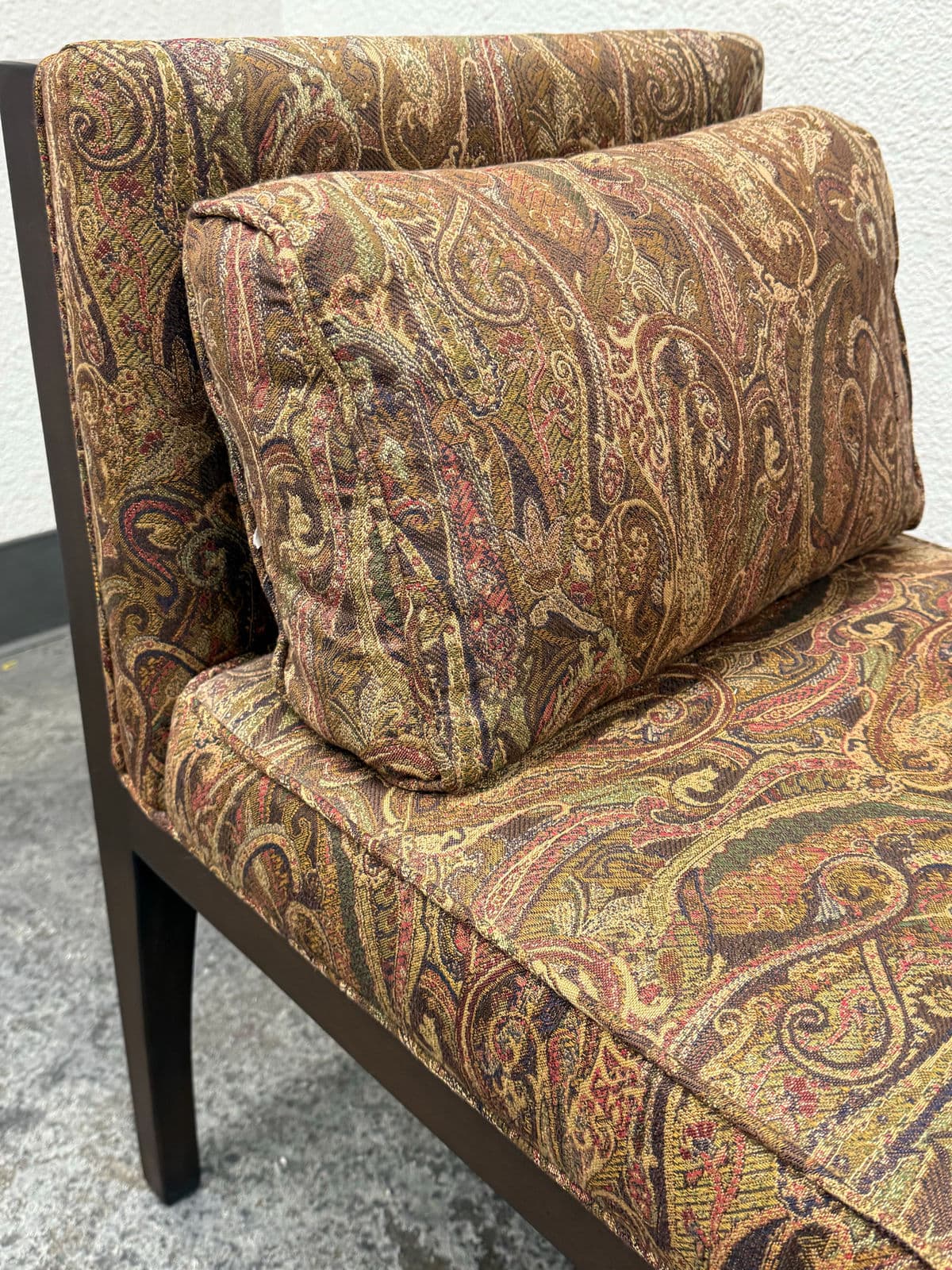 Pearson Furniture Paisley Printed Bench + Lumbar Pillows - Thumbnail 6