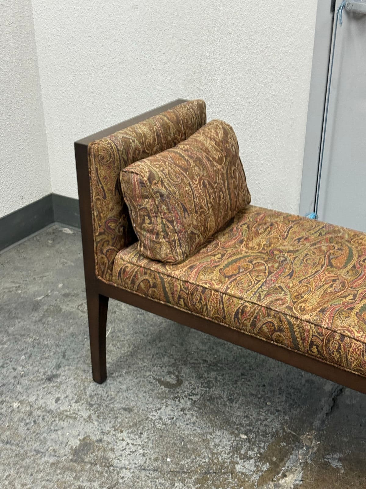 Pearson Furniture Paisley Printed Bench + Lumbar Pillows - Thumbnail 10