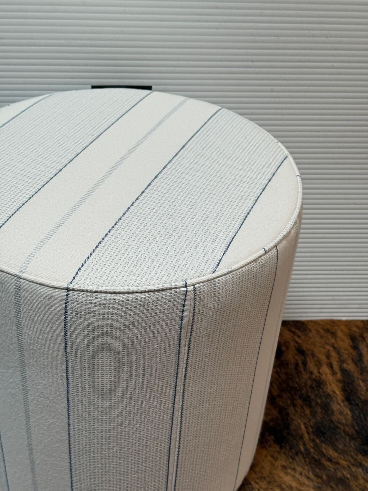 Lee Industries Sunbrella Drum Ottoman - Thumbnail 9