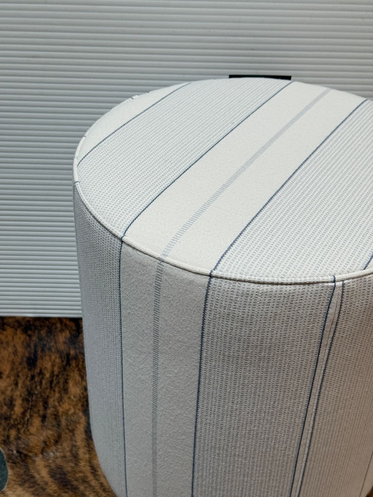 Lee Industries Sunbrella Drum Ottoman - Thumbnail 11