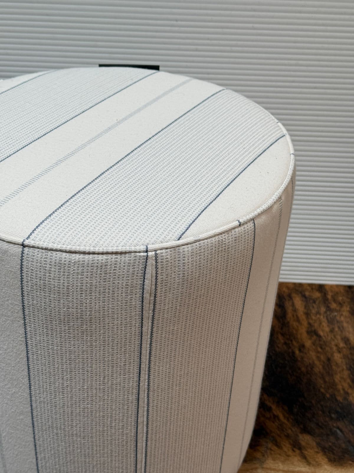 Lee Industries Sunbrella Drum Ottoman - Thumbnail 4