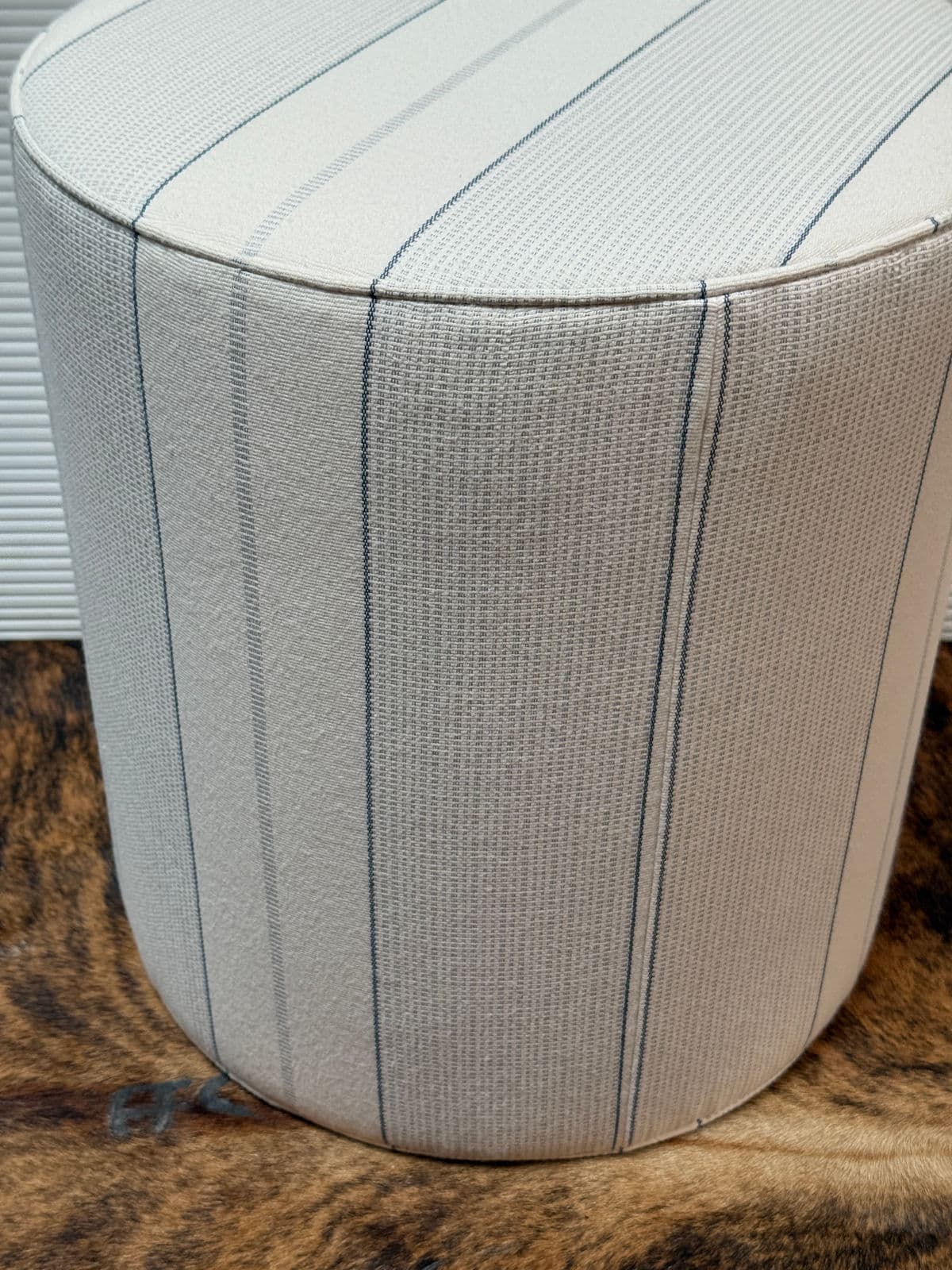 Lee Industries Sunbrella Drum Ottoman - Thumbnail 5