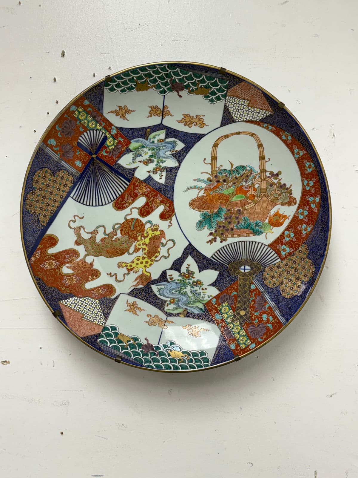 19th Century Imari Large Round Charger + Wall Hanging - Thumbnail 3
