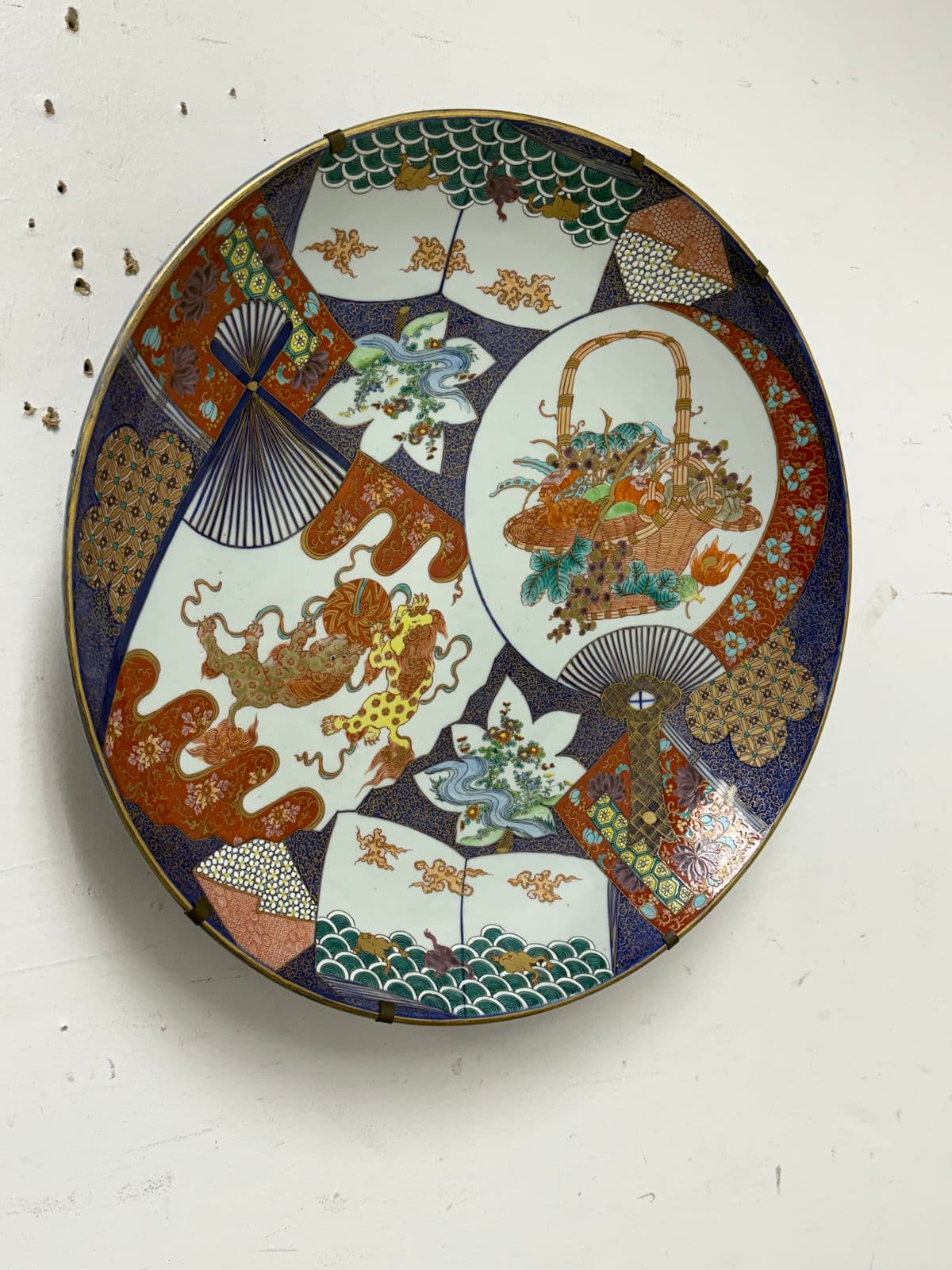 19th Century Imari Large Round Charger + Wall Hanging - Thumbnail 4